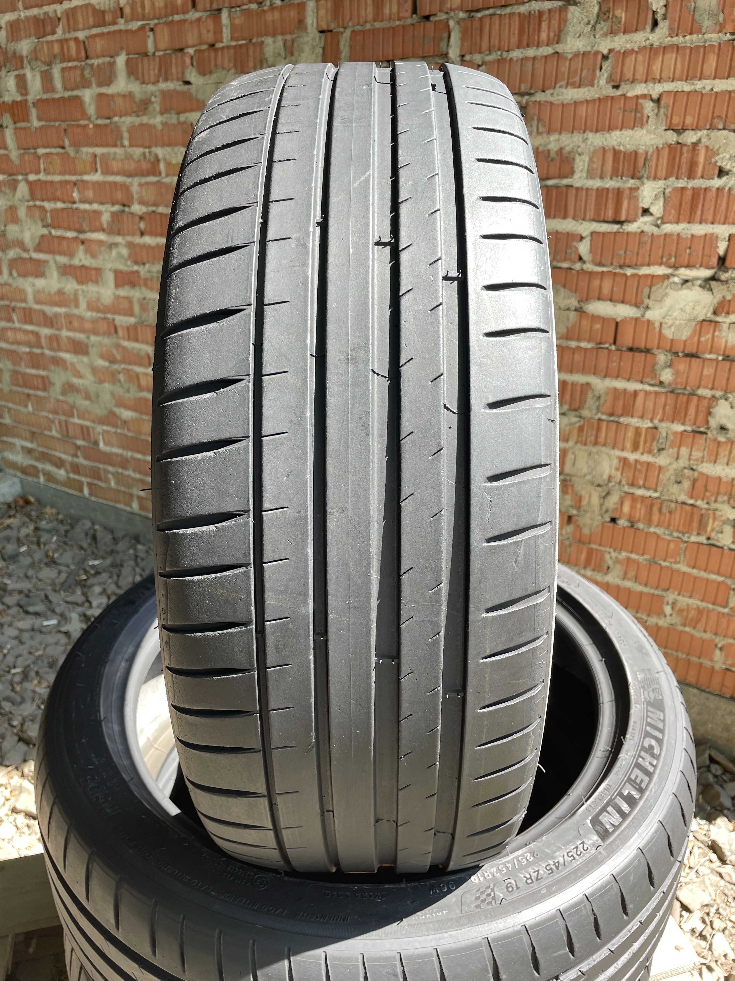 225/45 R19 MICHELIN PILOT SPORT 4 (5,5-6мм) Велика Наявність Шин!Склад