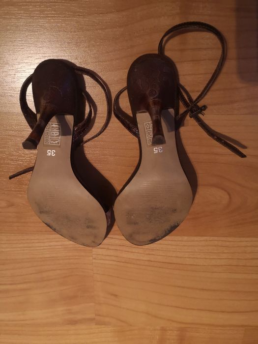 Sandálias em tons castanho, novas, Bianca, 35