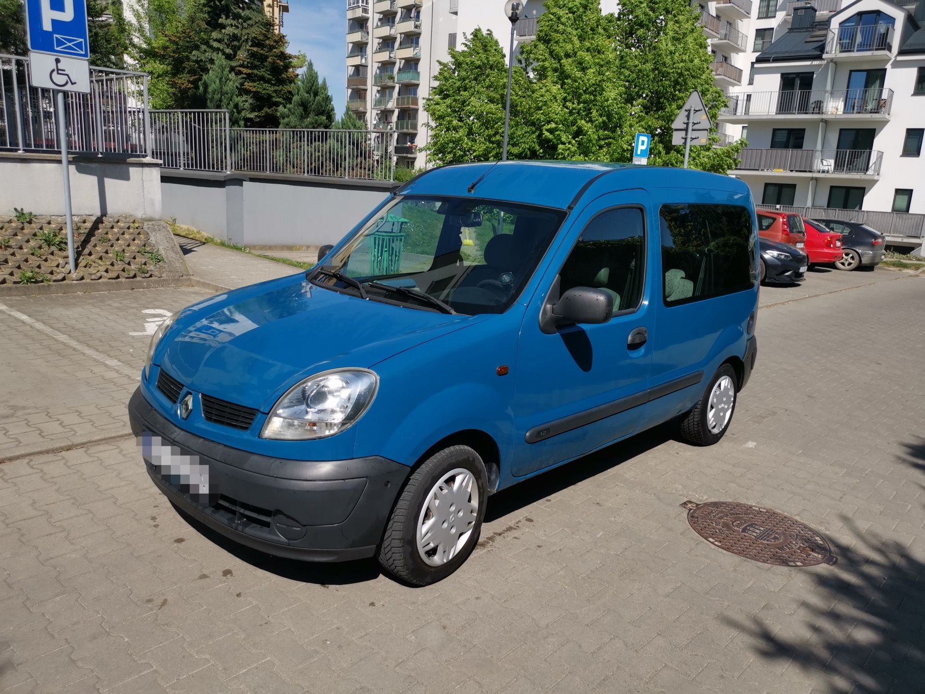 Renault Kango 1.2 benzyna 2004 rok. Bez rdzy garażowany piękny stan.