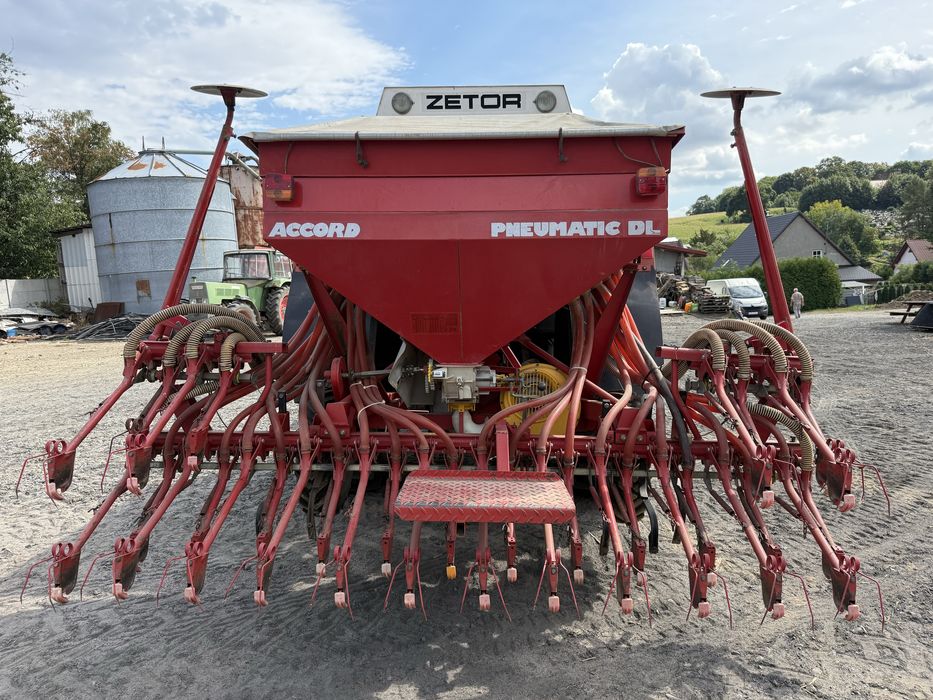 Siewnik pneumatyczny ACCORD DL 4m