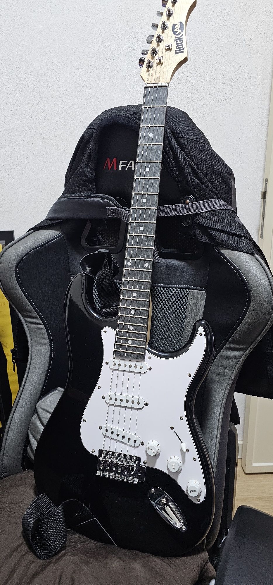 Guitarra eletrica com amplificador