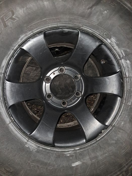 Conjunto jantes e pneus furação japonesa