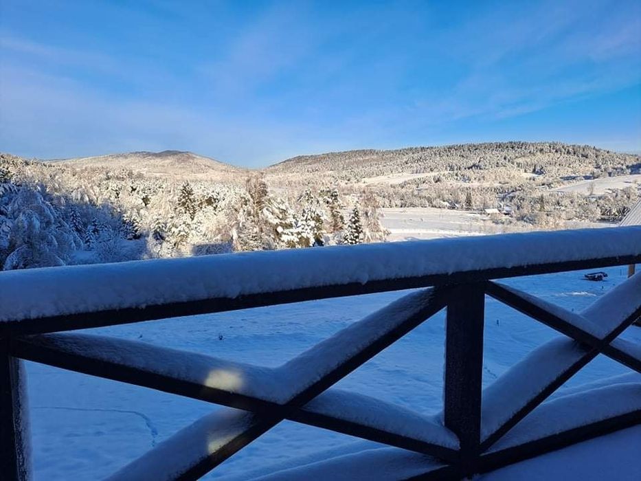 Domek pod lasem z pięknym widokiem Bieszczady.