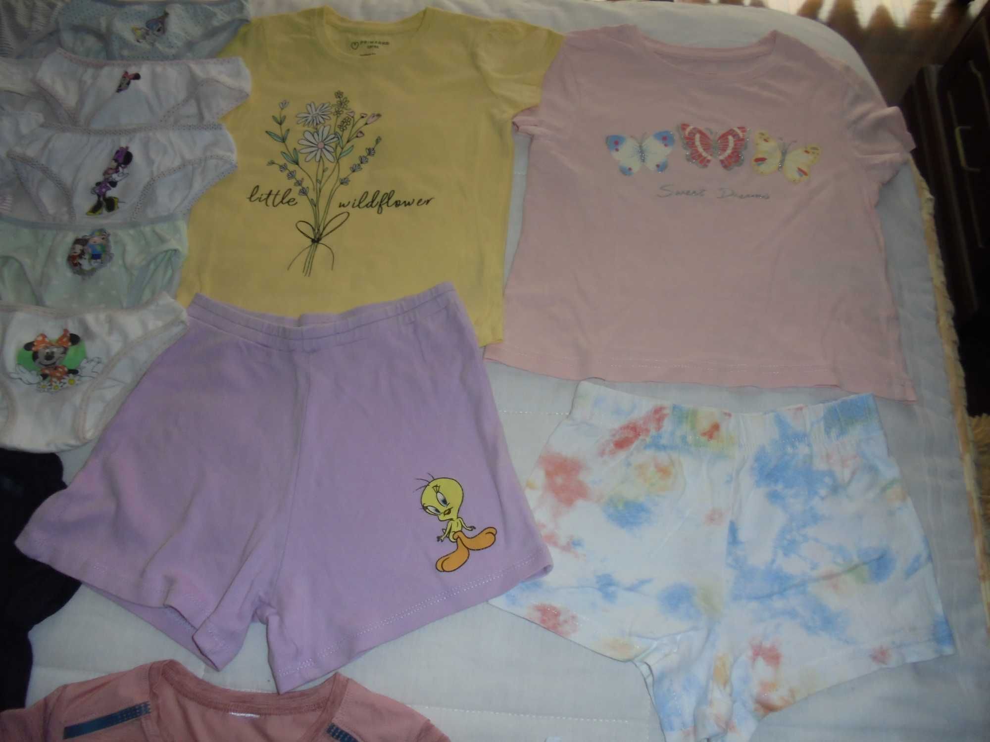 lote de roupa de menina a boneca