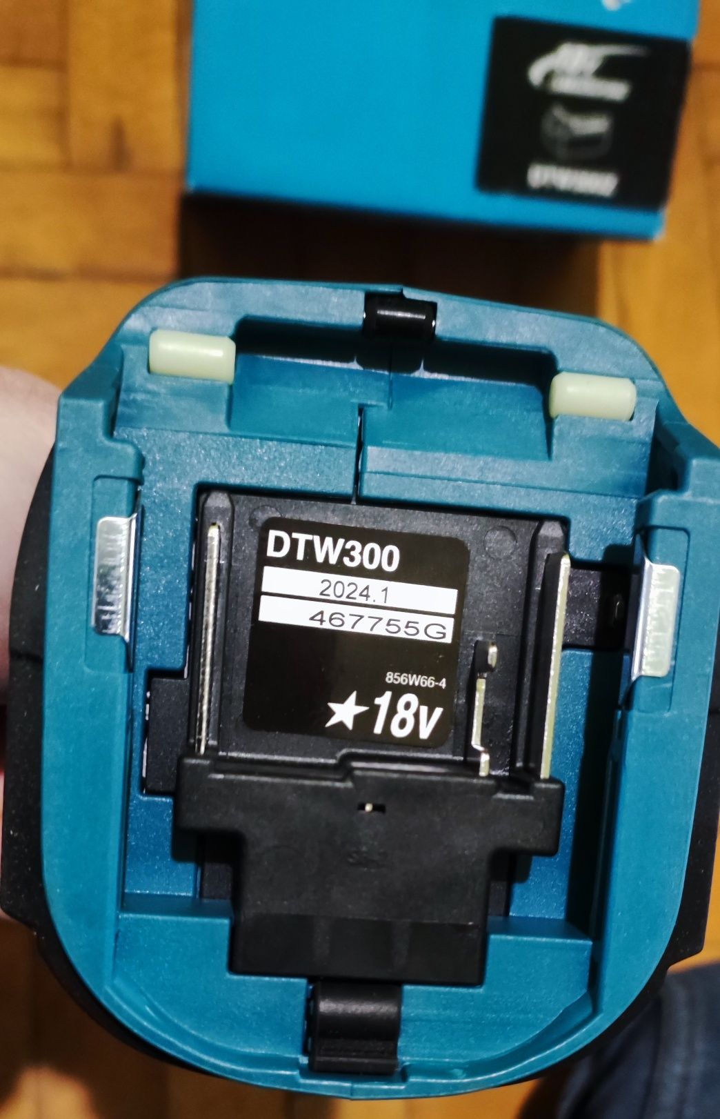 Makita dtw300 оригіна із європи 300нм  квадрат 1/2