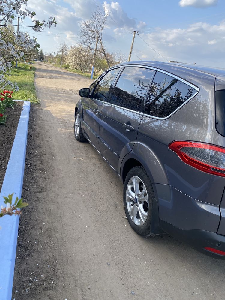 Ford S-Max 2013 рік офіційна. Купувалось в Україні