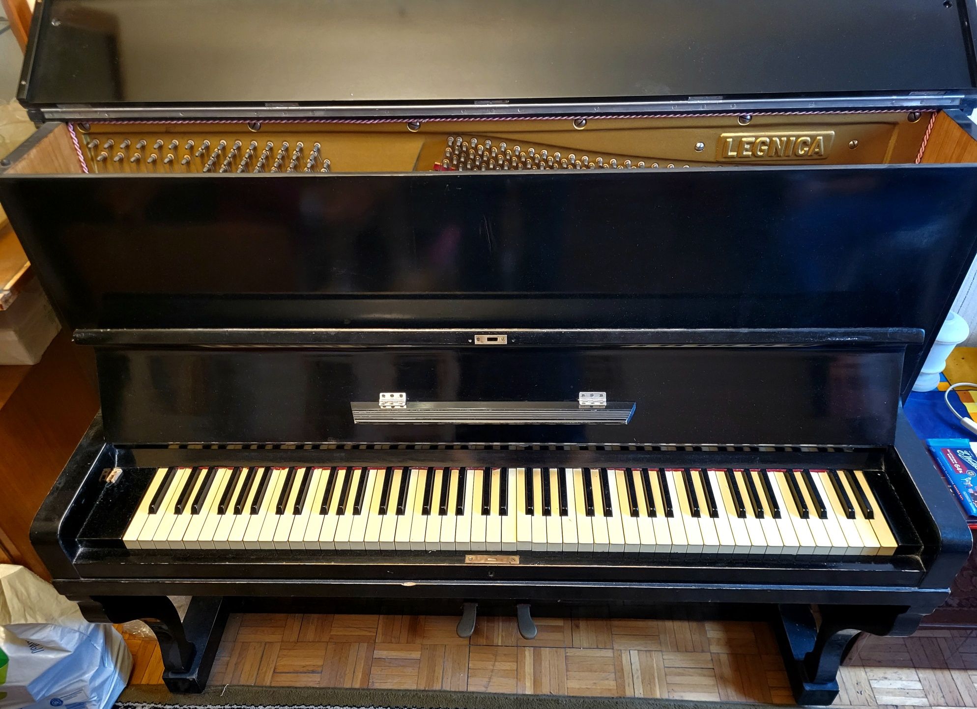 Pianino Legnica z lat 70