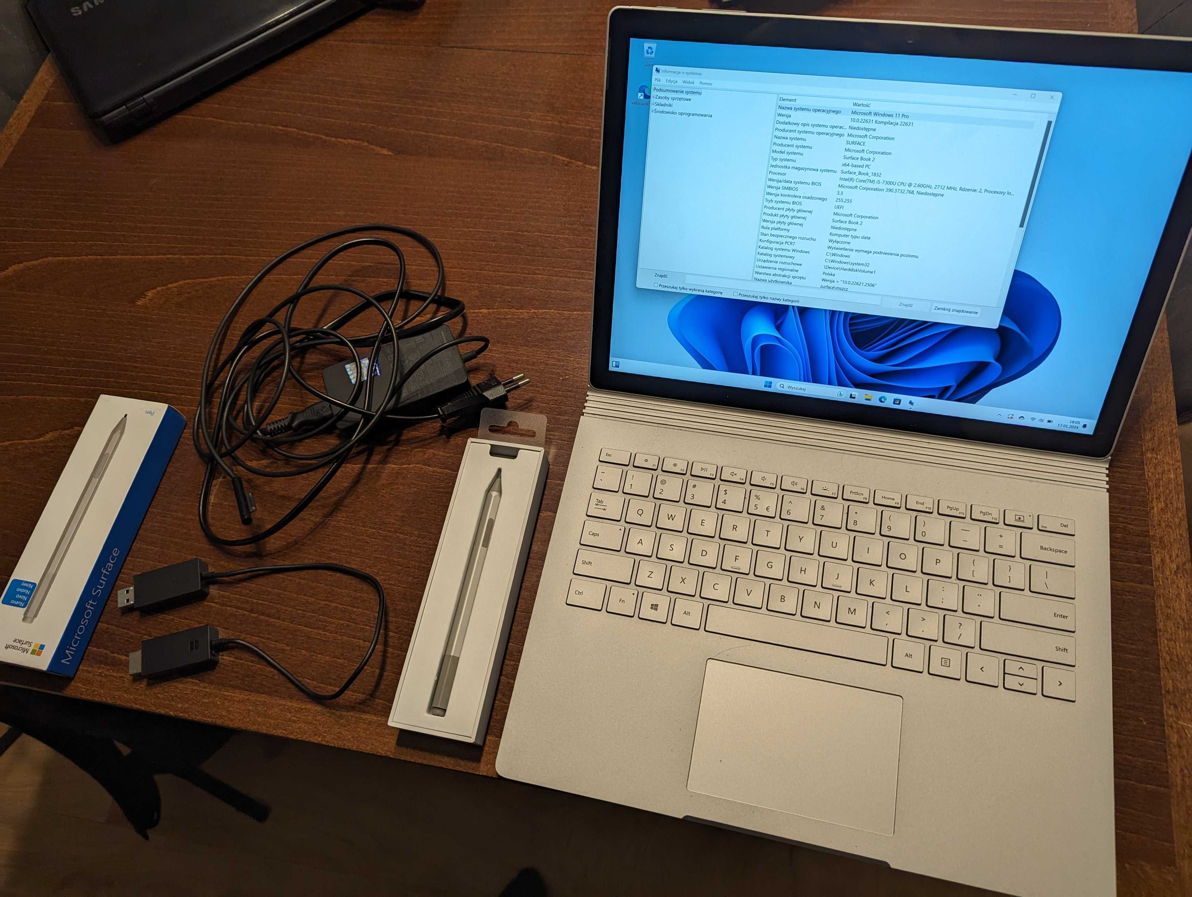 Surface Book 2 i5 256gb 8gb RAM + Rysik + Microsoft Wireless Adapter