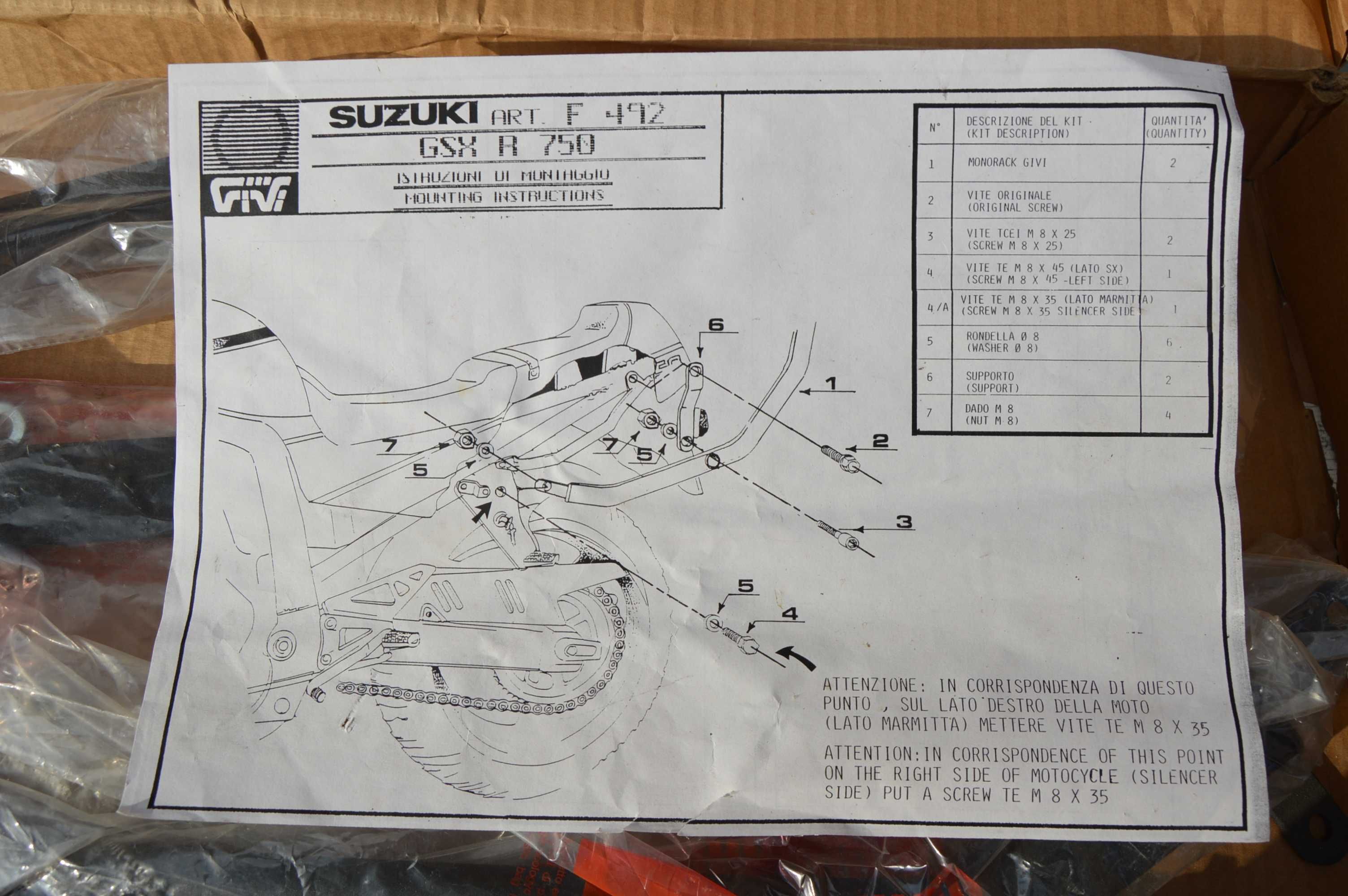 Suzuki gsxr 750/1100 olejak/wodniak GIVI stelaz pod kufer centralny
