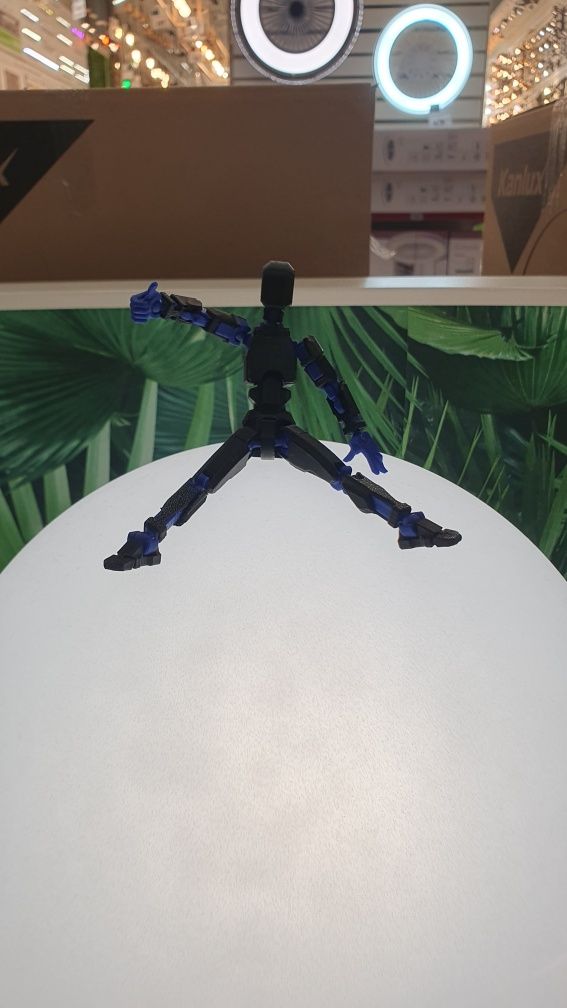 Figurka wojownik z drukarki 3d ruchomy (klon-minilegendy]