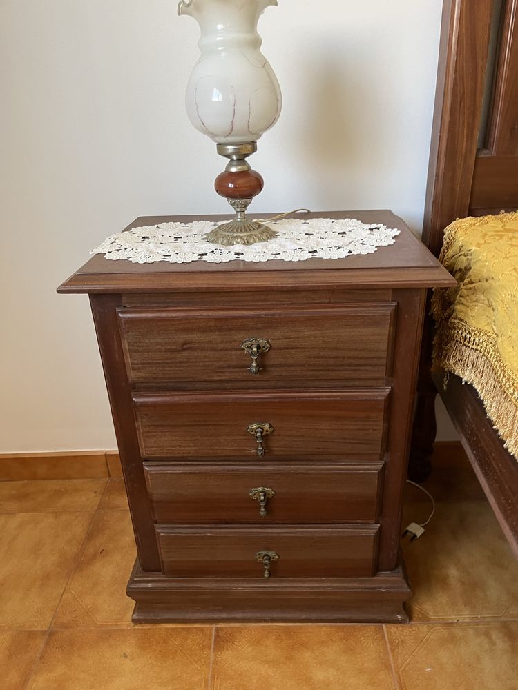 Conjunto cama e cabeceira