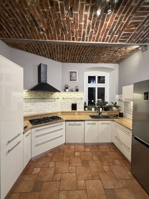 kuchnia z urządzeniami