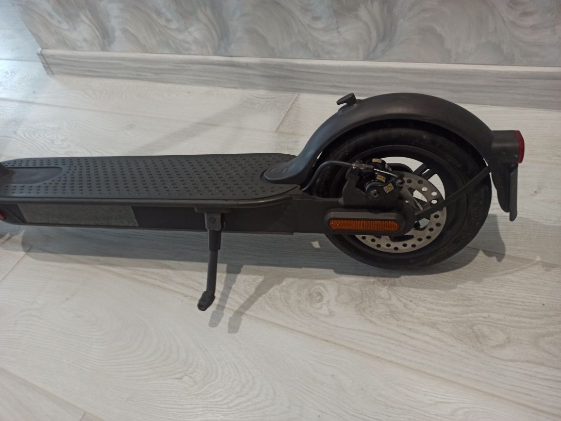 Електросамокат Xiaomi Mi Electric Scooter Pro 2 Black