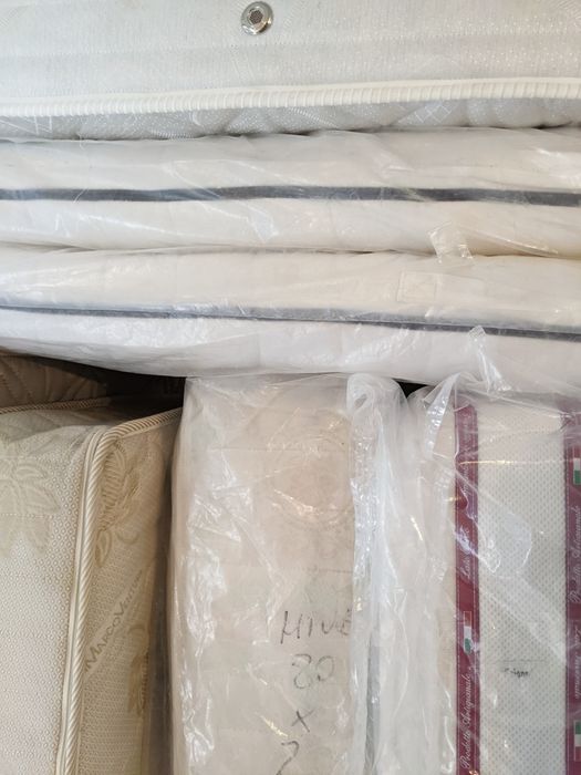 Продам бу матраци