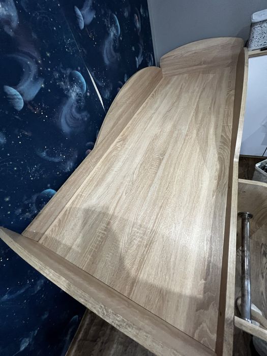 Дитяче ліжко /стіл