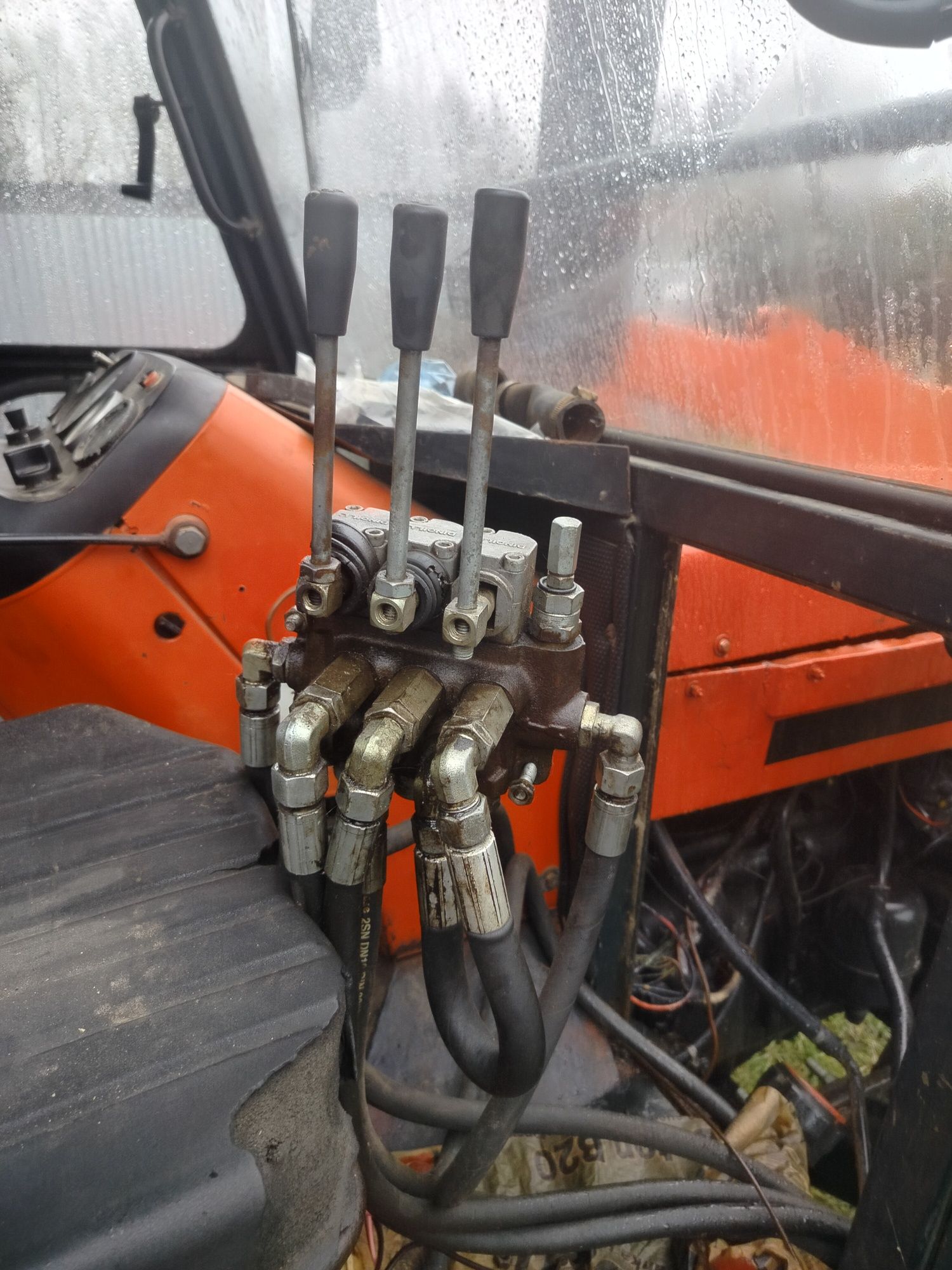 Zetor 7211 z turem