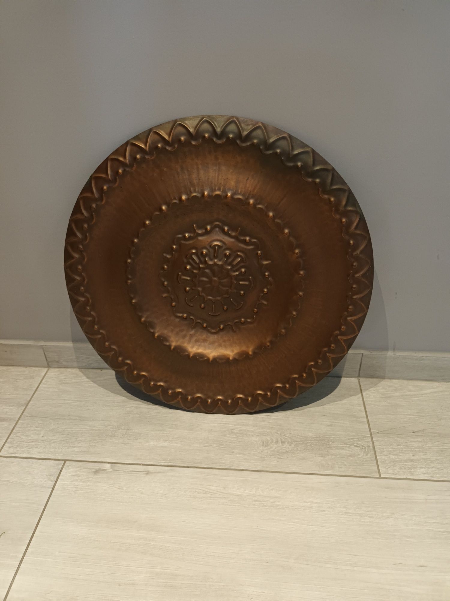 Relief miedziany