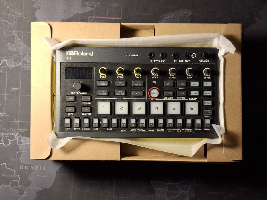 Sampler Roland Aira P-6