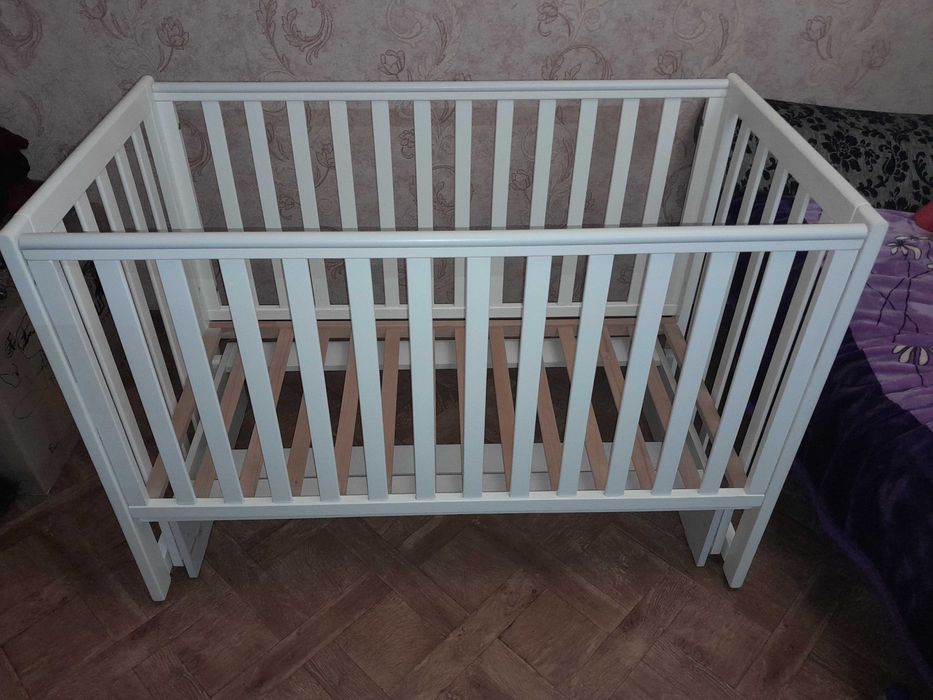 Дитячє ліжко з маятником