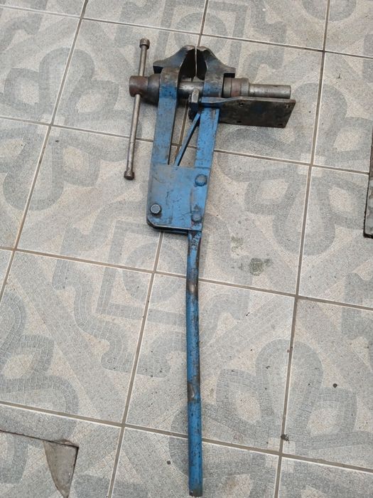 Torno de ferreiro em aço