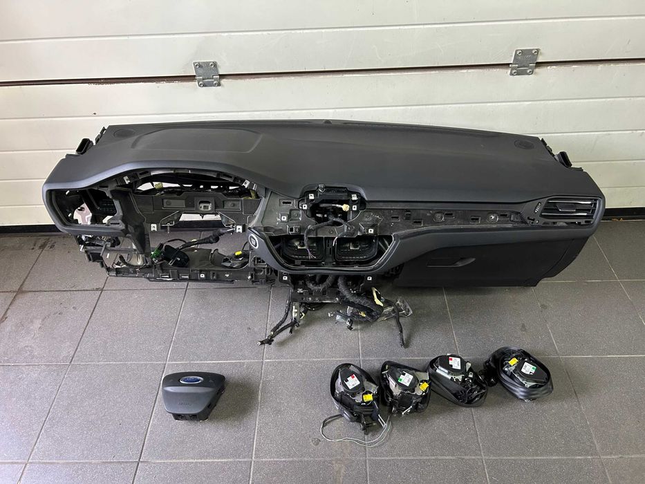 Ford focus mk 4 deska rozdzielcza