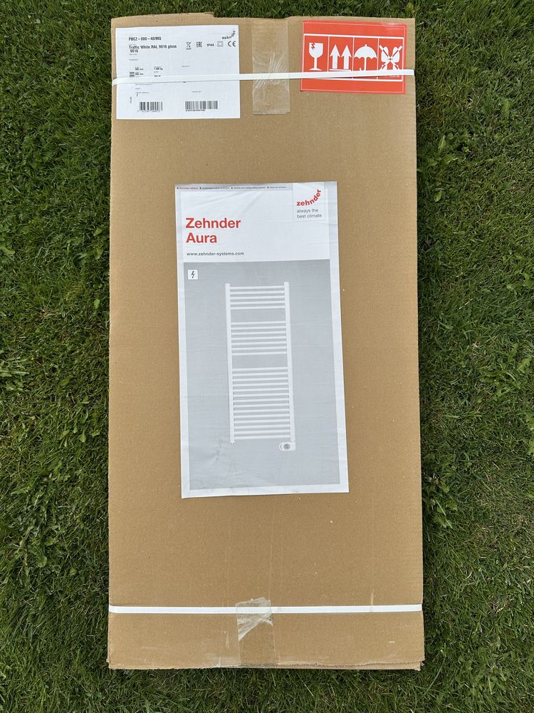 Grzejnik elektryczny Zehnder Aura 300W 86x40