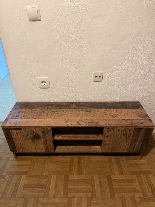 Móvel de TV compacto