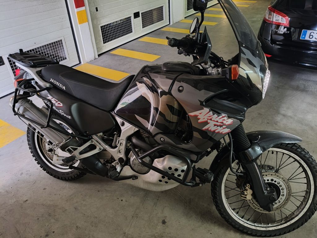 África Twin XRV750