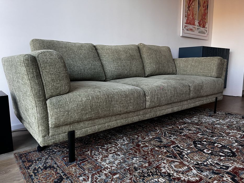 Sofa verde de 3 lugares com 2,3m