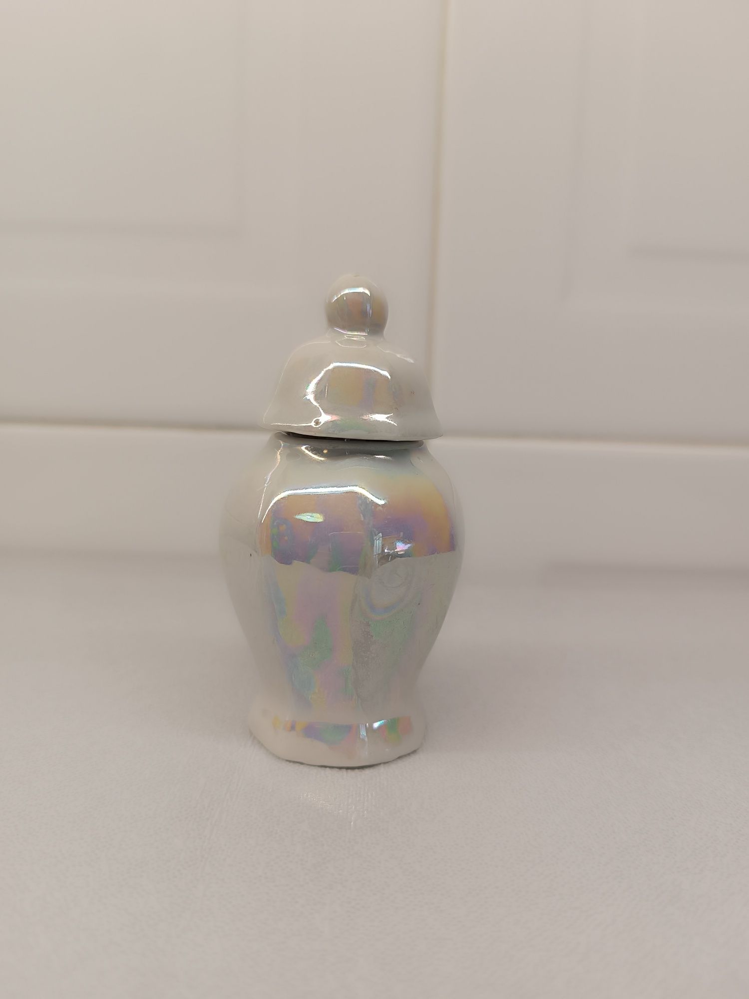 Mini Pote Porcelana com Tampa. 10 cm