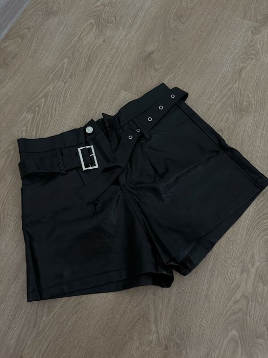 Шкіряні шорти ,в гарному стані.