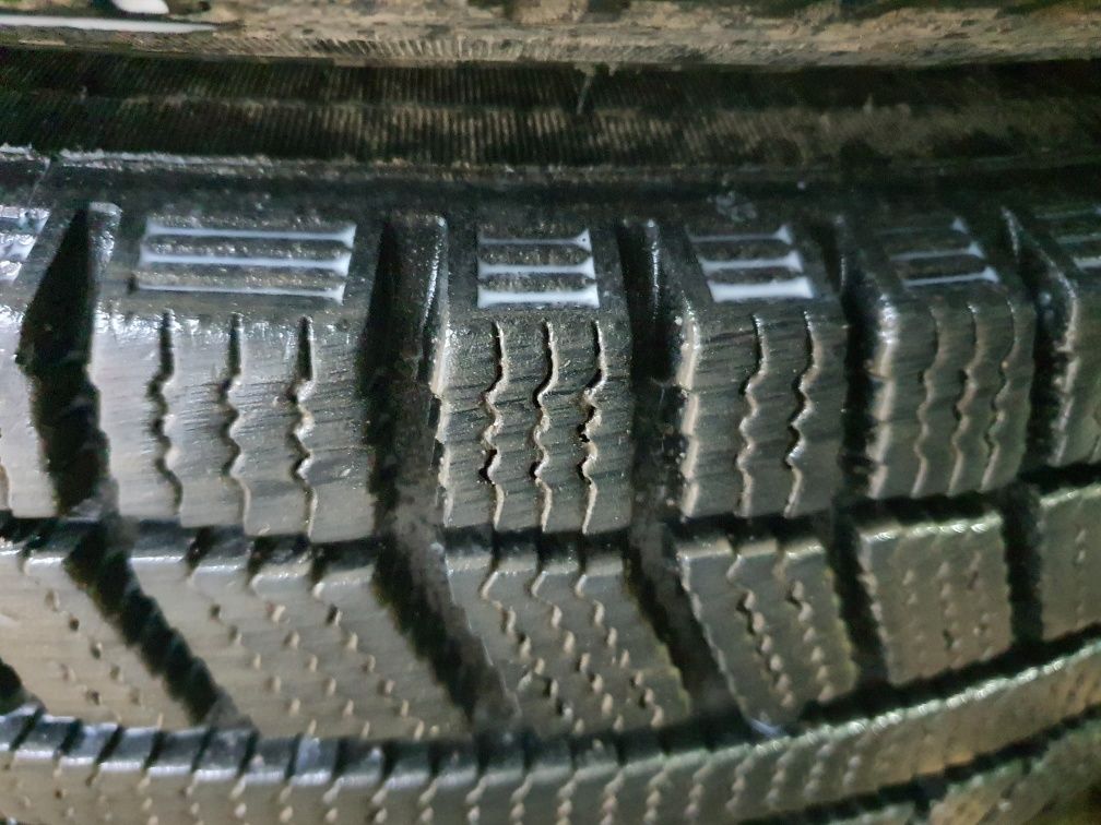 Резина зимняя, шины R 13 175/70 на дисках Ланос