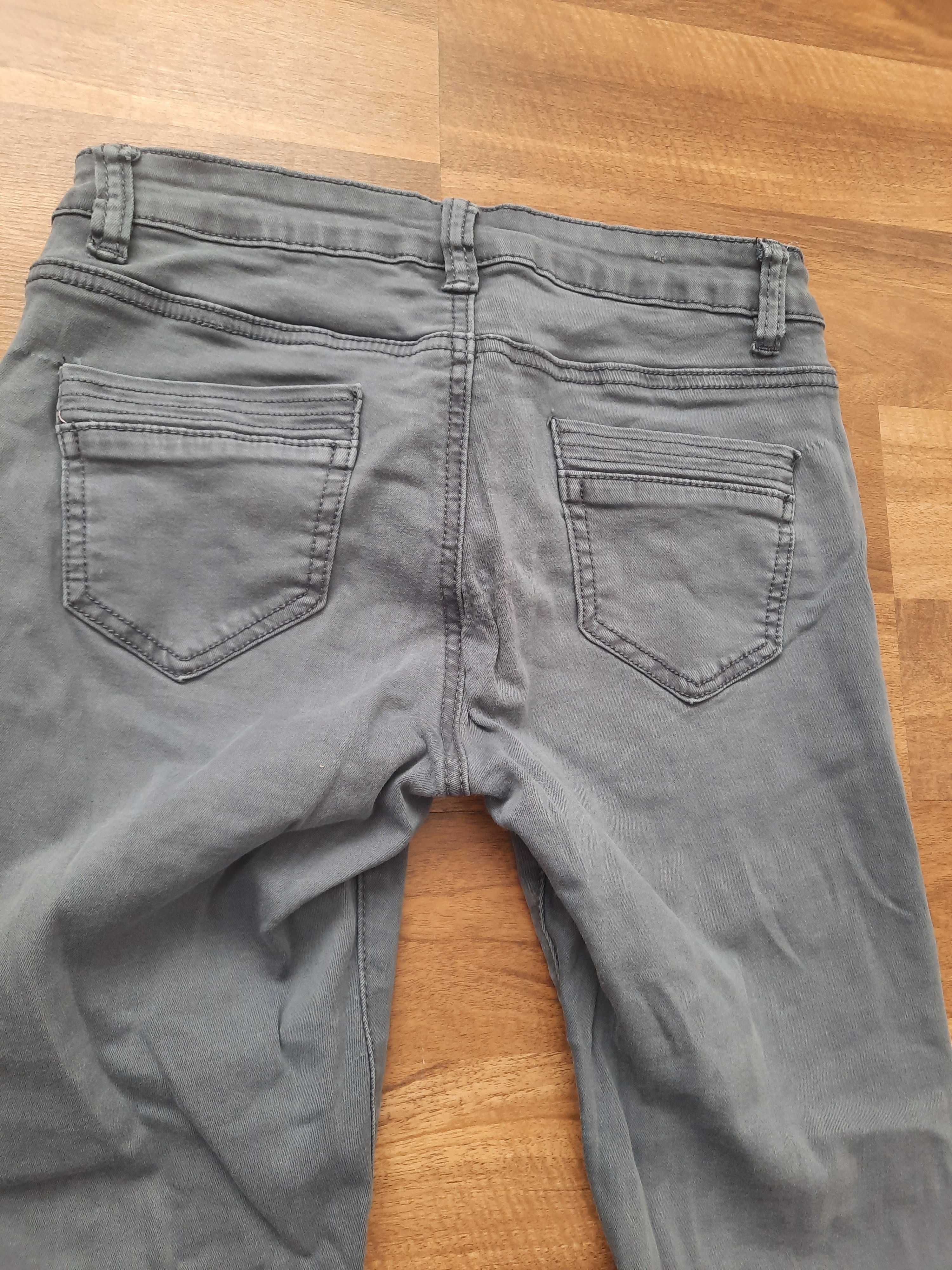 Spodnie jeansowe r. S