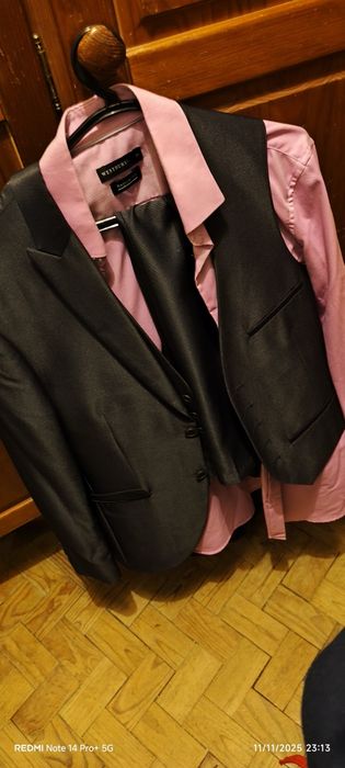 Fato completo com colete e camisa