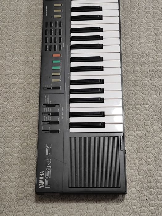 Вінтажний синтезатор Yamaha PSR-21 1986 рік