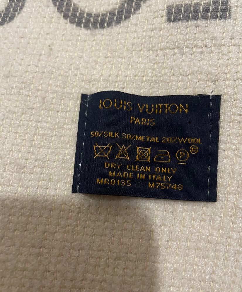 Szalik Louis Vuitton