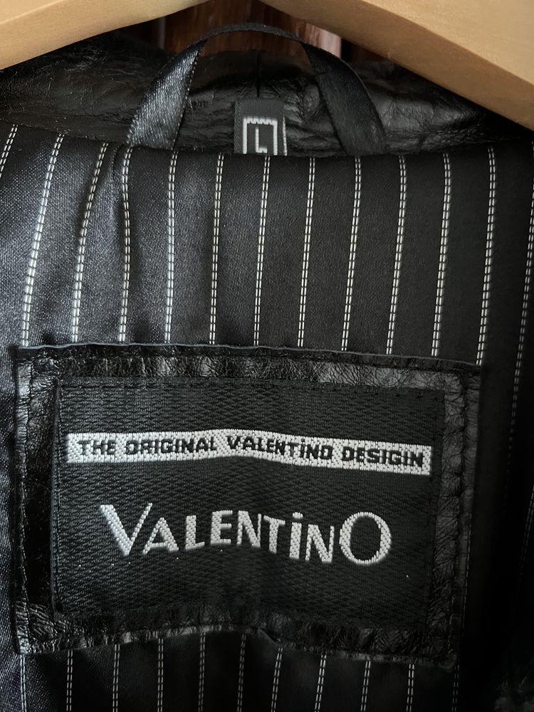 Шкіряна чоловіча куртка Valentino
