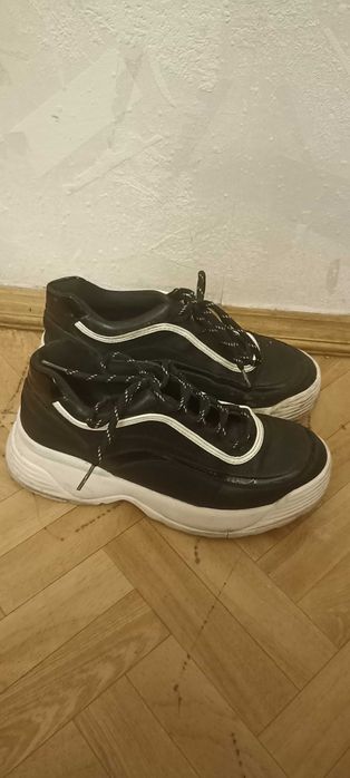 Кроссовки женские, размер 39 (2 пары)