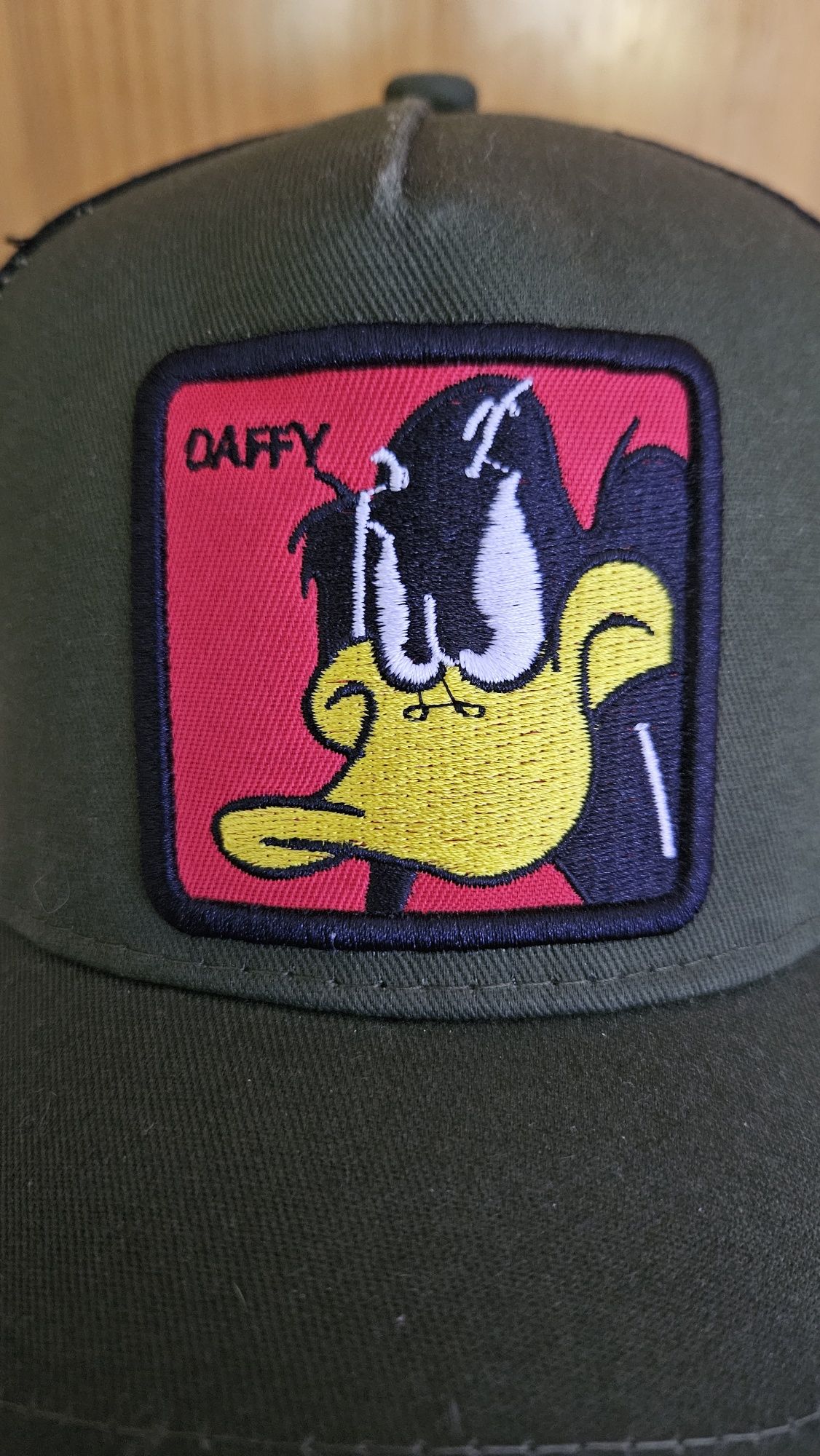 Chapéu/Boné Daffy Duck (Verde tropa e com Rede)