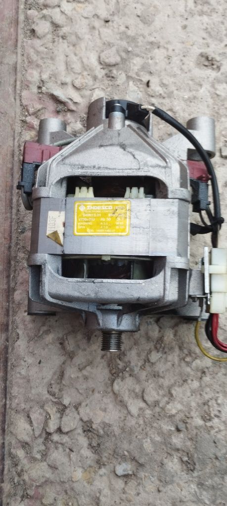 Електродвигун пральної машинки indesit WS 84tx