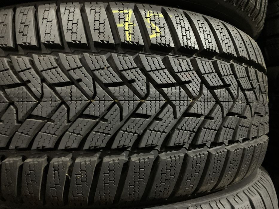 Комплект шин б/у зима 225/45 17 Dunlop Winter Sport 5