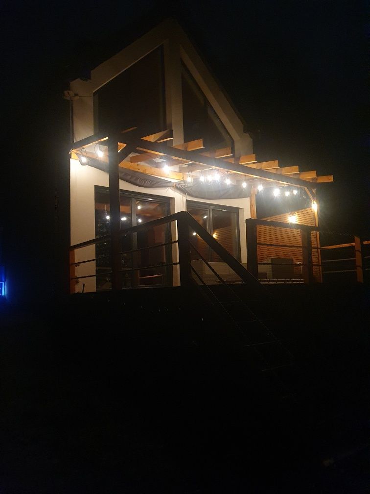 Domek nad jeziorem z jacuzzi oraz sauną. Pierwsza linia brzegowa. Dome