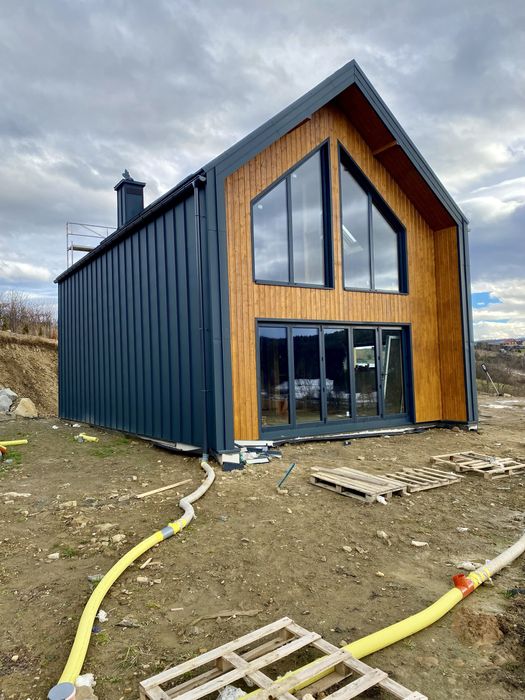 Obróbki blacharskie elewacje wentylowane dachy konstrukcje drewniane