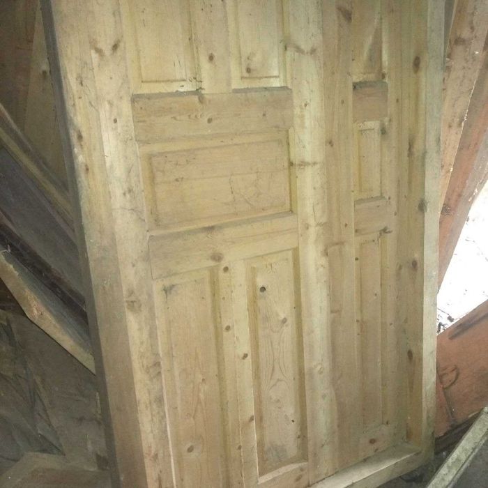 Двери деревянные новые