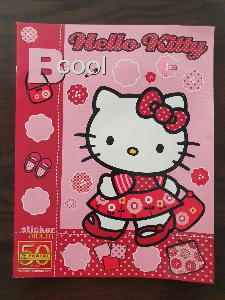 Vendo caderneta Hello Kitty B cool