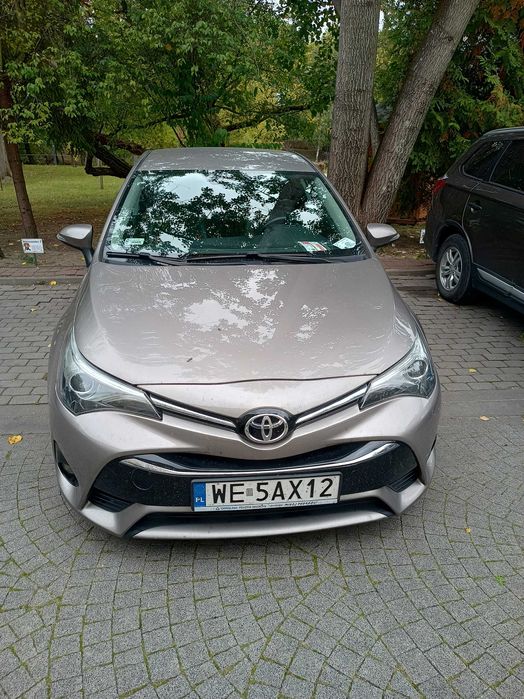 Sprzedam Toyotę Avansis  bardzo dobry stan