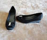 Sapatos pretos, tamanho 36