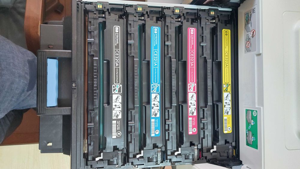 Принтер HP Laser Jet CP1525n color