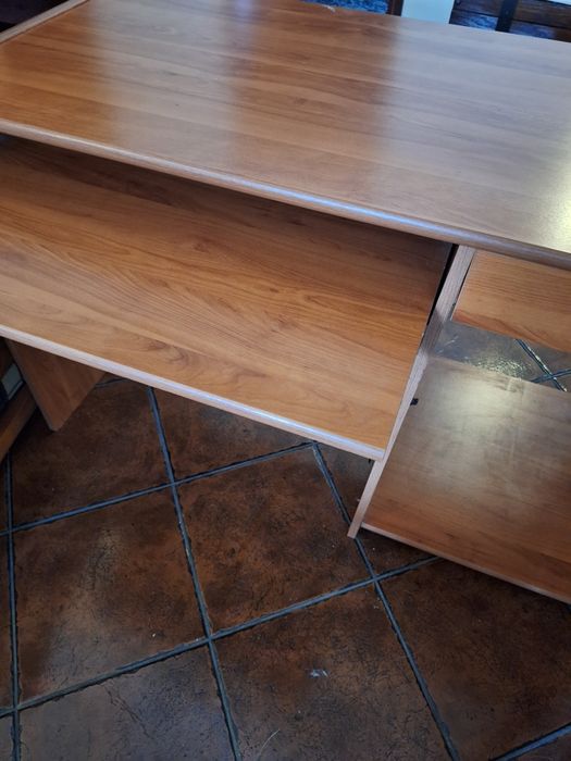 Secretária para escritório