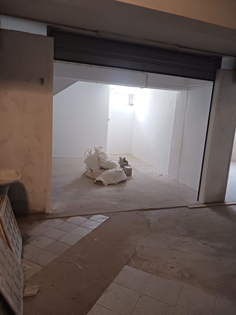 Garagem 15m2 Mem martins bem situada